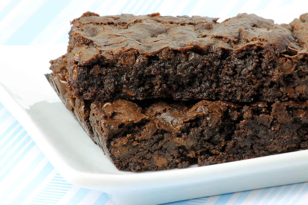 Un gâteau au chocolat sans sucre
