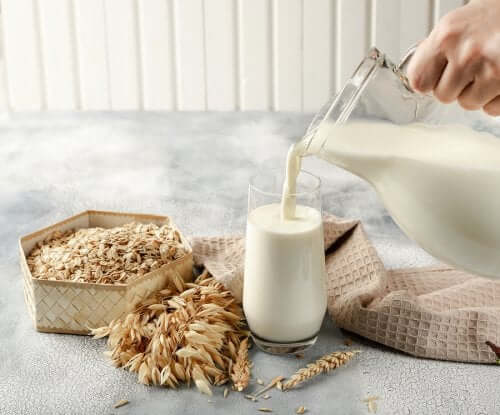 Le lait d’avoine dans le régime des personnes vegan
