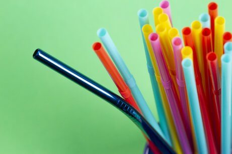 Préférez les pailles en acier !