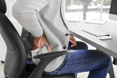 Rester trop longtemps dans la même position empêche de soulager les varices