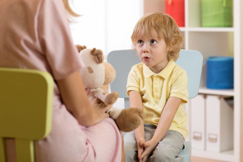 Retard de langage : types, symptômes et causes