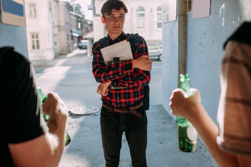 Comment aider les enfants à surmonter la pression de groupe ?