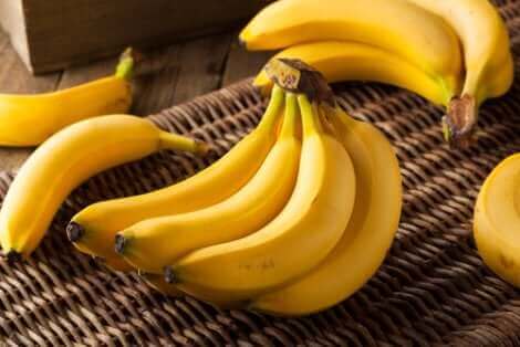Un régime de bananes.