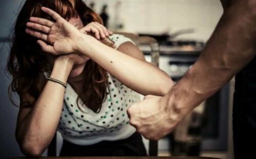 La violence machiste sur une femme.