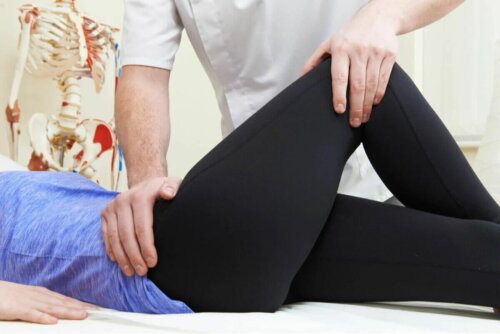 Exercices à réaliser à domicile pour la bursite de la hanche.