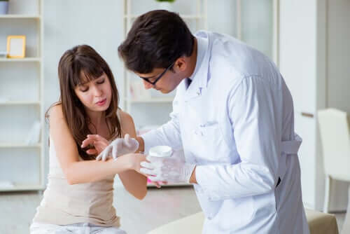 Rash cutané : symptômes, causes et traitement