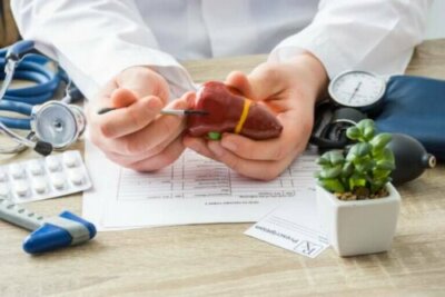 Quels aliments une personne atteinte de cirrhose doit-elle manger ?