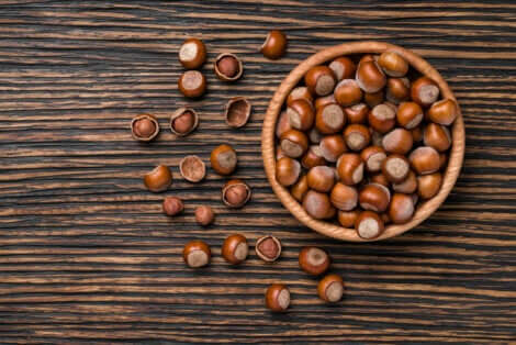 Le lait de noisette contribue à la croissance et à la formation des tissus.