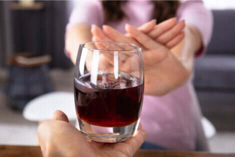 L'alcool fait partie des aliments interdits pendant la grossesse.