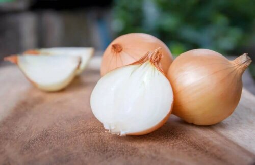 L'oignon figure parmi les 5 légumes les plus sains.