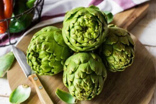 Des artichauts farcis au riz sont encore meilleurs avec des artichauts de saison.