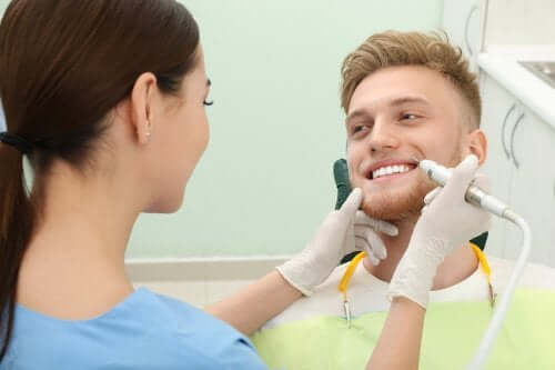 Comment enlever le tartre des dents : 4 conseils