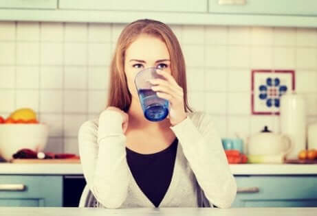 Réduire le surpoids grâce à l'hydratation.