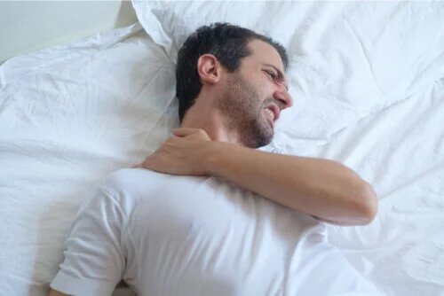 Conseils pour dormir avec une tendinite à l’épaule