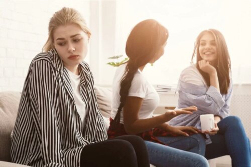 Isolement social d'une femme.