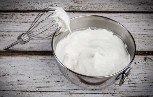 Les meringues avec des ingrédients végétaliens ont le même goût que celles avec des œufs.