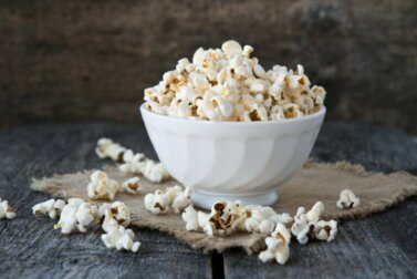Le pop-corn fait-il grossir ?