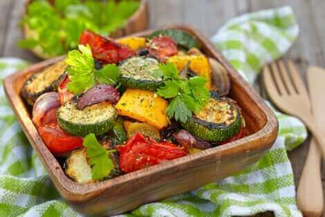Un plat de légumes.
