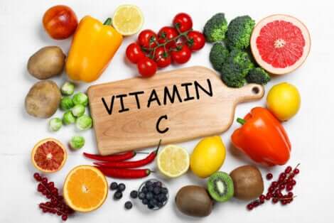 Des aliments avec de la vitamine C.