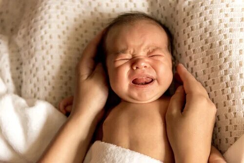 La colique infantile est douloureuse pour votre bébé.