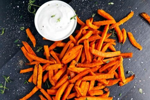 Des frites de patate douce.