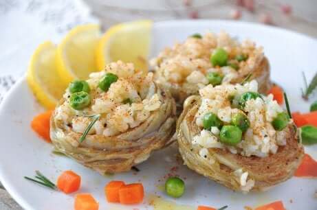 Comment préparer des artichauts farcis au riz.