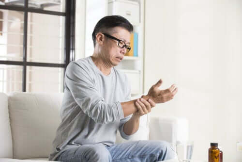 L'engourdissement des mains : pourquoi se produit-il ?