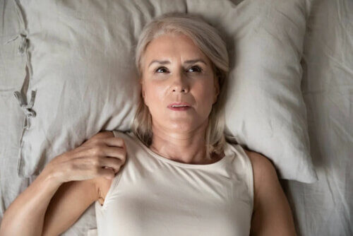 Une femme souffrant d'insomnie.