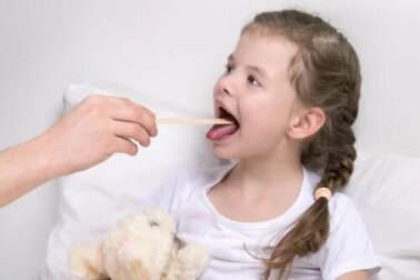 Laryngite chez les enfants : symptômes et traitement