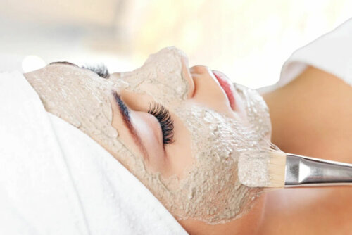 Les masques pour la peau peuvent aussi servir à soigner certains problèmes plus graves