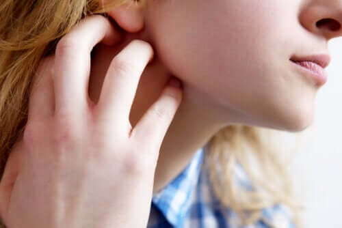 Démangeaisons de la peau (prurit) : symptômes, causes et recommandations