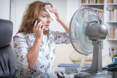 Le stress thermique chez une femme.