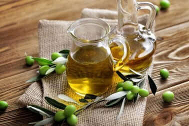 De l'huile d'olive vierge.