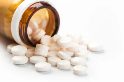 Des comprimés de loratadine.