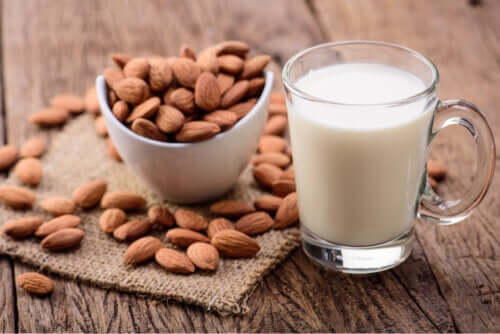 Consommation de lait d'amandes chez les enfants : bénéfices et inconvénients
