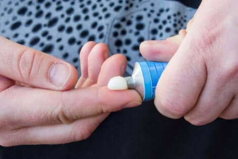 Application de crème.