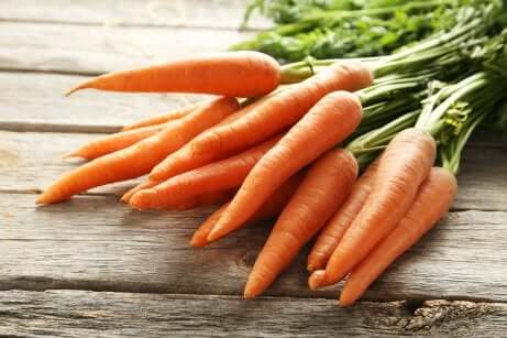 Une botte de carottes.