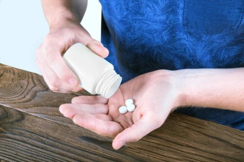 L acné kystique traitable par des antibiotiques.