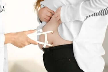 Mesure de la graisse abdominale.