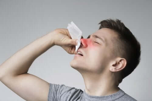 Polypes du nez : symptômes, causes et traitement