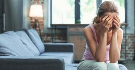 Une femme apathique.