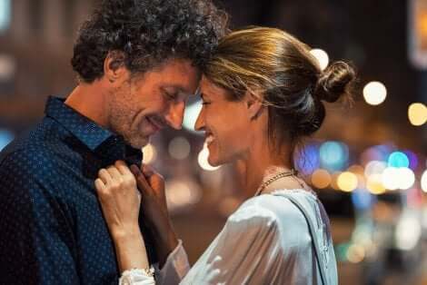 Un couple heureux.