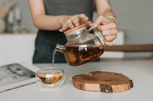 4 infusions au miel pour améliorer notre santé