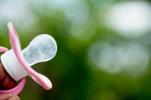 La tétine est une source de supraclusion.