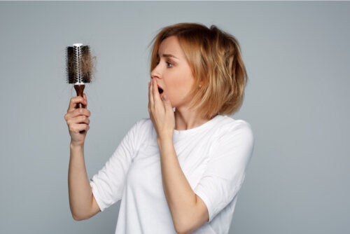 Comment gérer la perte de cheveux pendant l'allaitement