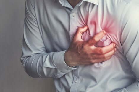 Une cardiopathie ischémique.