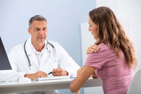 Une douleur à l'épaule.