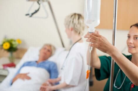 Une injection intraveineuse.