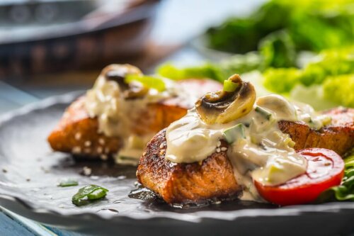 Cuisiner des légumes.