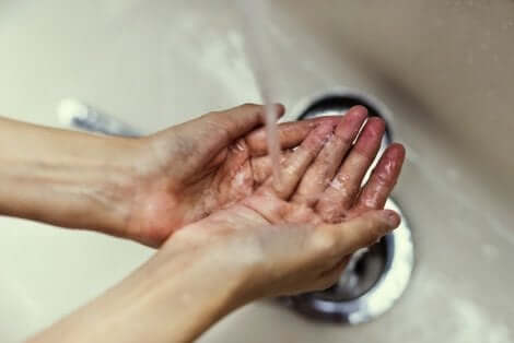 Se laver les mains.